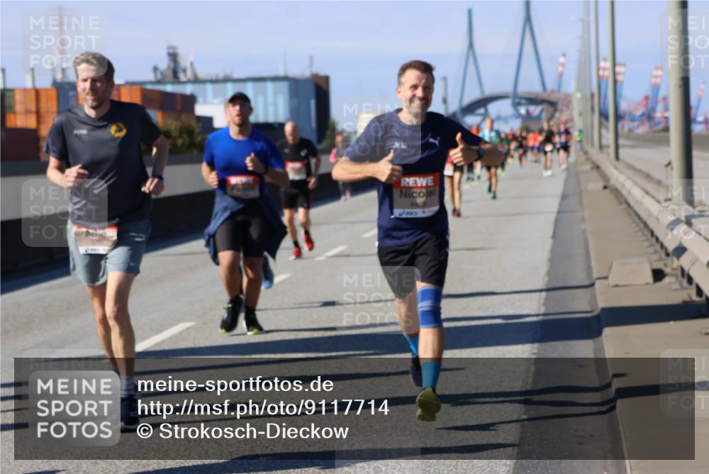 03.10.2025 - Köhlbrandbrückenlauf Strokosch-Dieckow http://msf.ph/oto/9117714 03.10.2025 12:53:25 Position 3  meine-sportfotos.de