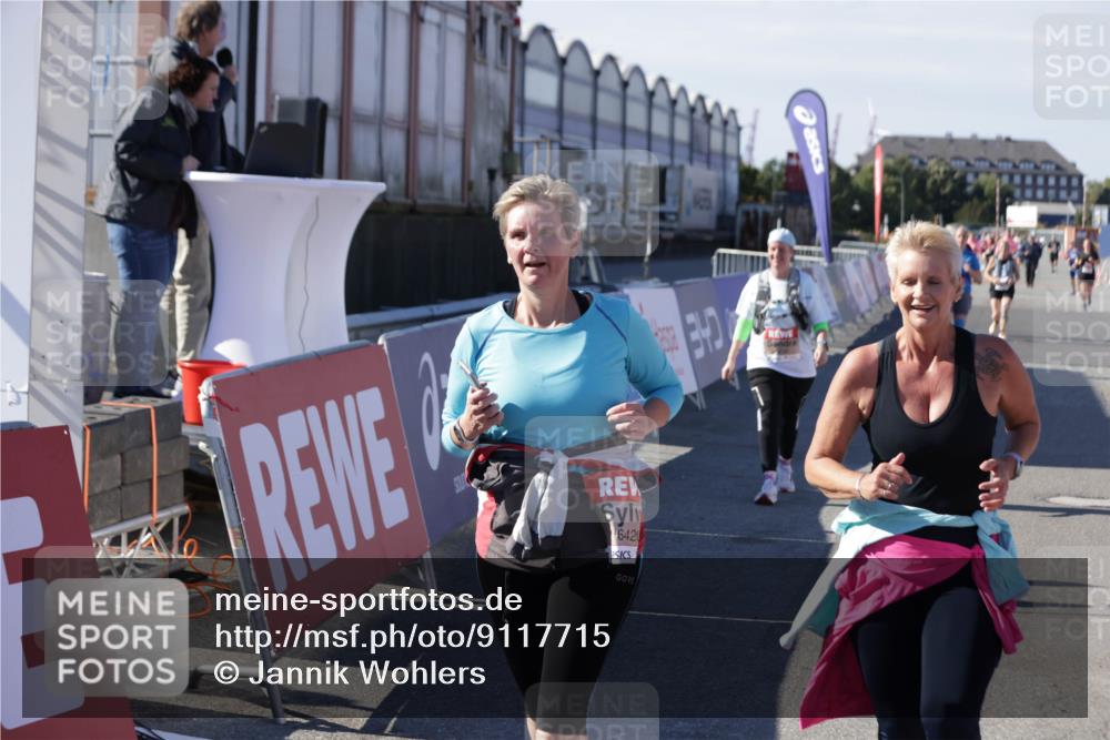 03.10.2025 - Köhlbrandbrückenlauf Jannik Wohlers http://msf.ph/oto/9117715 03.10.2025 13:34:03 Ziel 4438, 4919, 4970, 5036, 5300, 6095, 6246, 6420, 6421 meine-sportfotos.de