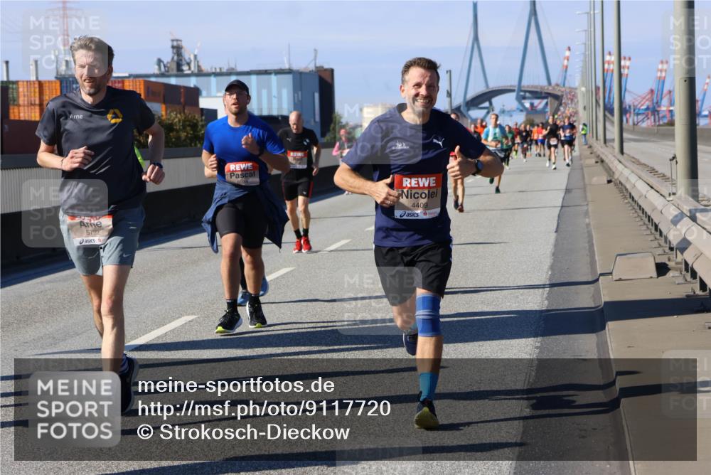 03.10.2025 - Köhlbrandbrückenlauf Strokosch-Dieckow http://msf.ph/oto/9117720 03.10.2025 12:53:25 Position 3 5792, 6034, 4409 meine-sportfotos.de