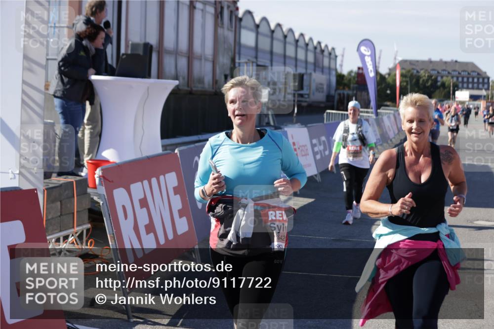 03.10.2025 - Köhlbrandbrückenlauf Jannik Wohlers http://msf.ph/oto/9117722 03.10.2025 13:34:03 Ziel 4438, 4919, 4970, 5036, 5300, 6095, 6246, 6420, 6421 meine-sportfotos.de