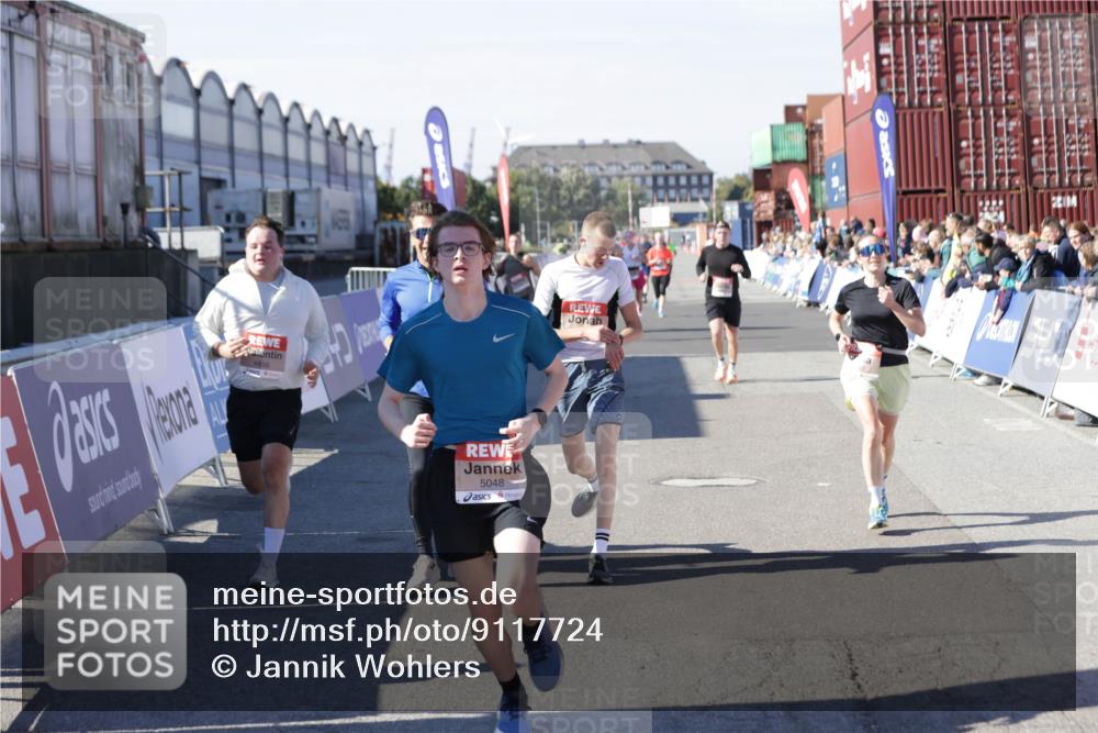 03.10.2025 - Köhlbrandbrückenlauf Jannik Wohlers http://msf.ph/oto/9117724 03.10.2025 13:03:16 Ziel 4085, 4208, 4268, 4856, 5048, 5063, 6279, 6612, 6722, 6784 meine-sportfotos.de