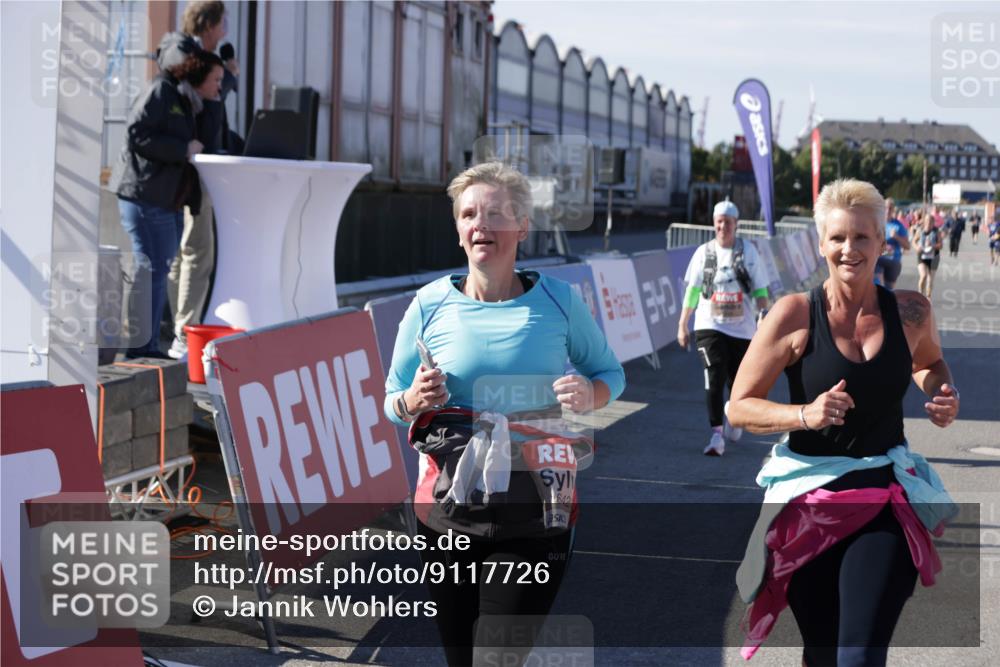 03.10.2025 - Köhlbrandbrückenlauf Jannik Wohlers http://msf.ph/oto/9117726 03.10.2025 13:34:03 Ziel 4438, 4919, 4970, 5036, 5300, 6095, 6246, 6420, 6421 meine-sportfotos.de