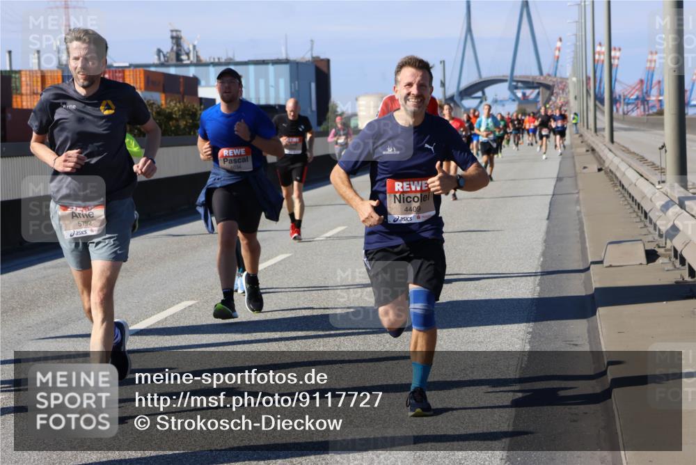 03.10.2025 - Köhlbrandbrückenlauf Strokosch-Dieckow http://msf.ph/oto/9117727 03.10.2025 12:53:25 Position 3 5792, 6034, 4409 meine-sportfotos.de