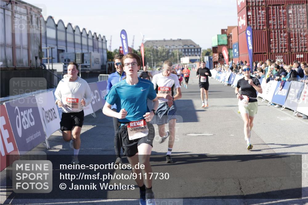 03.10.2025 - Köhlbrandbrückenlauf Jannik Wohlers http://msf.ph/oto/9117730 03.10.2025 13:03:16 Ziel 4085, 4208, 4268, 4856, 5048, 5063, 6279, 6612, 6722, 6784 meine-sportfotos.de