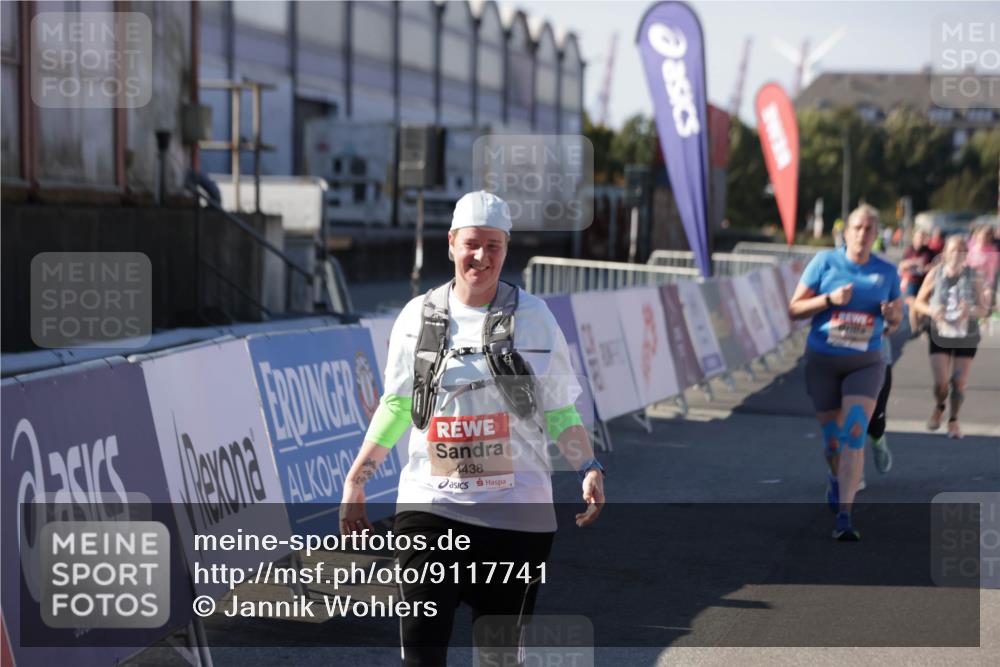 03.10.2025 - Köhlbrandbrückenlauf Jannik Wohlers http://msf.ph/oto/9117741 03.10.2025 13:34:06 Ziel 4438, 4919, 4970, 5036, 5300, 5593, 6095, 6246, 6420, 6421 meine-sportfotos.de