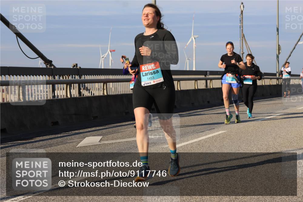 03.10.2025 - Köhlbrandbrückenlauf Strokosch-Dieckow http://msf.ph/oto/9117746 03.10.2025 09:51:33 Position 2 1453, 7 meine-sportfotos.de