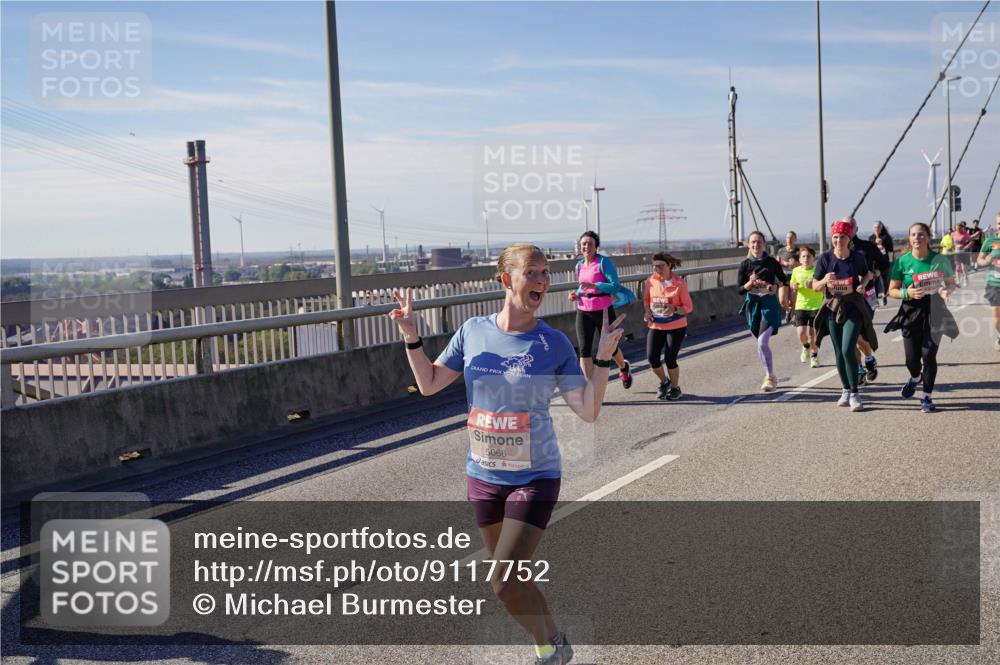 03.10.2025 - Köhlbrandbrückenlauf Michael Burmester http://msf.ph/oto/9117752 03.10.2025 12:59:11 Position 2 5066 meine-sportfotos.de