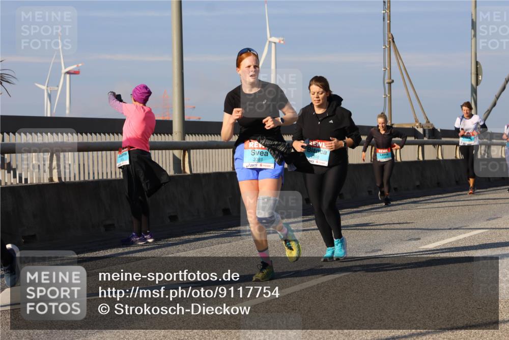 03.10.2025 - Köhlbrandbrückenlauf Strokosch-Dieckow http://msf.ph/oto/9117754 03.10.2025 09:51:34 Position 2 83, 3081, 2118 meine-sportfotos.de