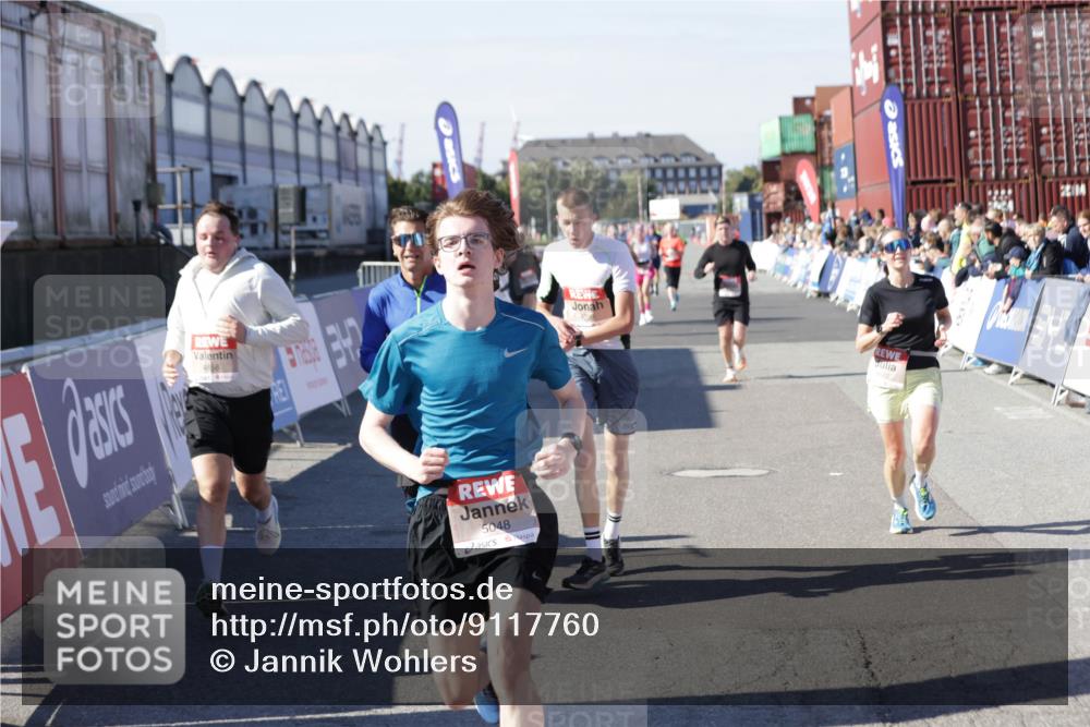 03.10.2025 - Köhlbrandbrückenlauf Jannik Wohlers http://msf.ph/oto/9117760 03.10.2025 13:03:16 Ziel 4085, 4208, 4268, 4856, 5048, 5063, 6279, 6612, 6722, 6784 meine-sportfotos.de