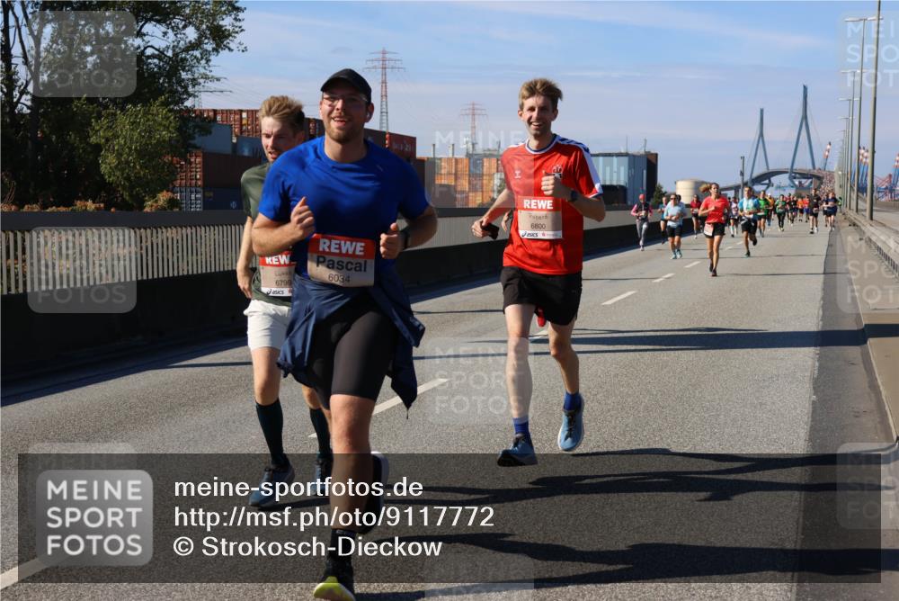 03.10.2025 - Köhlbrandbrückenlauf Strokosch-Dieckow http://msf.ph/oto/9117772 03.10.2025 12:53:28 Position 3 6799, 6034, 6800 meine-sportfotos.de
