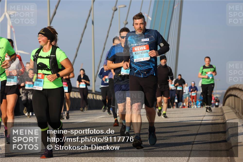 03.10.2025 - Köhlbrandbrückenlauf Strokosch-Dieckow http://msf.ph/oto/9117776 03.10.2025 09:51:38 Position 2 1446, 1956, 2287, 1655 meine-sportfotos.de