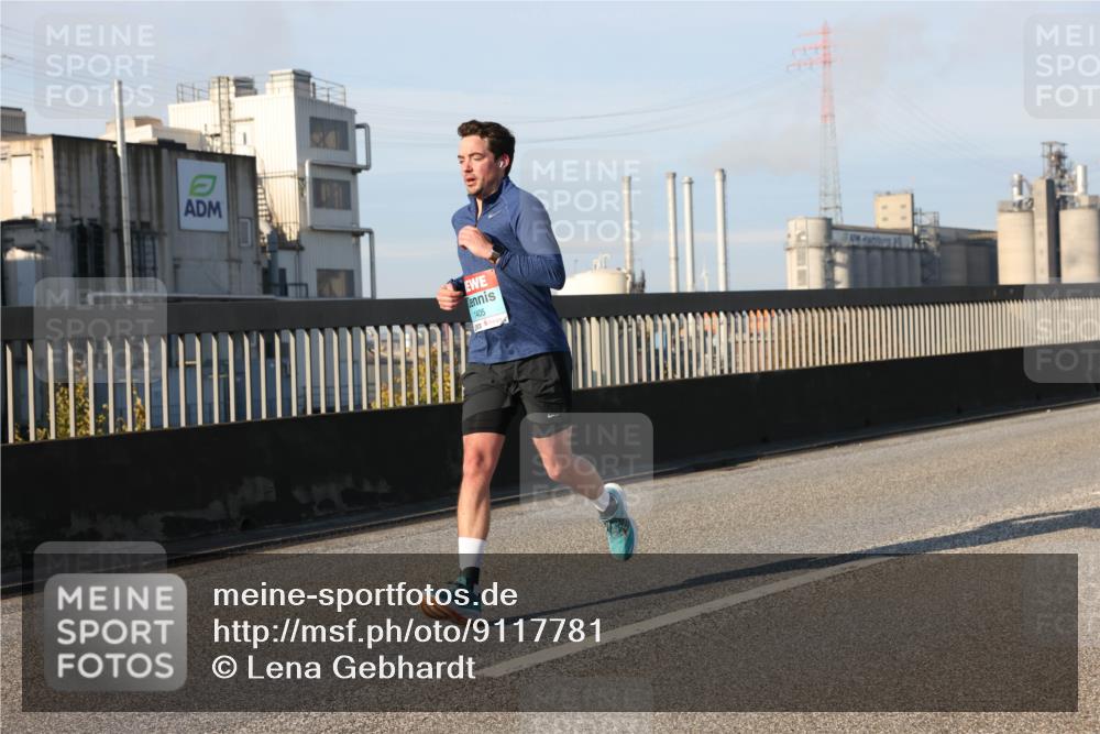03.10.2025 - Köhlbrandbrückenlauf Lena Gebhardt http://msf.ph/oto/9117781 03.10.2025 09:44:32 Position 2 1405, 503, 199 meine-sportfotos.de