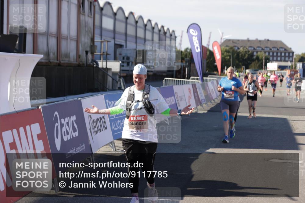 03.10.2025 - Köhlbrandbrückenlauf Jannik Wohlers http://msf.ph/oto/9117785 03.10.2025 13:34:06 Ziel 4438, 4919, 4970, 5036, 5300, 5593, 6095, 6246, 6420, 6421 meine-sportfotos.de