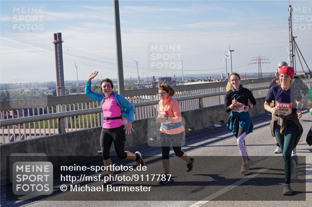 03.10.2025 - Köhlbrandbrückenlauf Michael Burmester http://msf.ph/oto/9117787 03.10.2025 12:59:13 Position 2 6106 meine-sportfotos.de