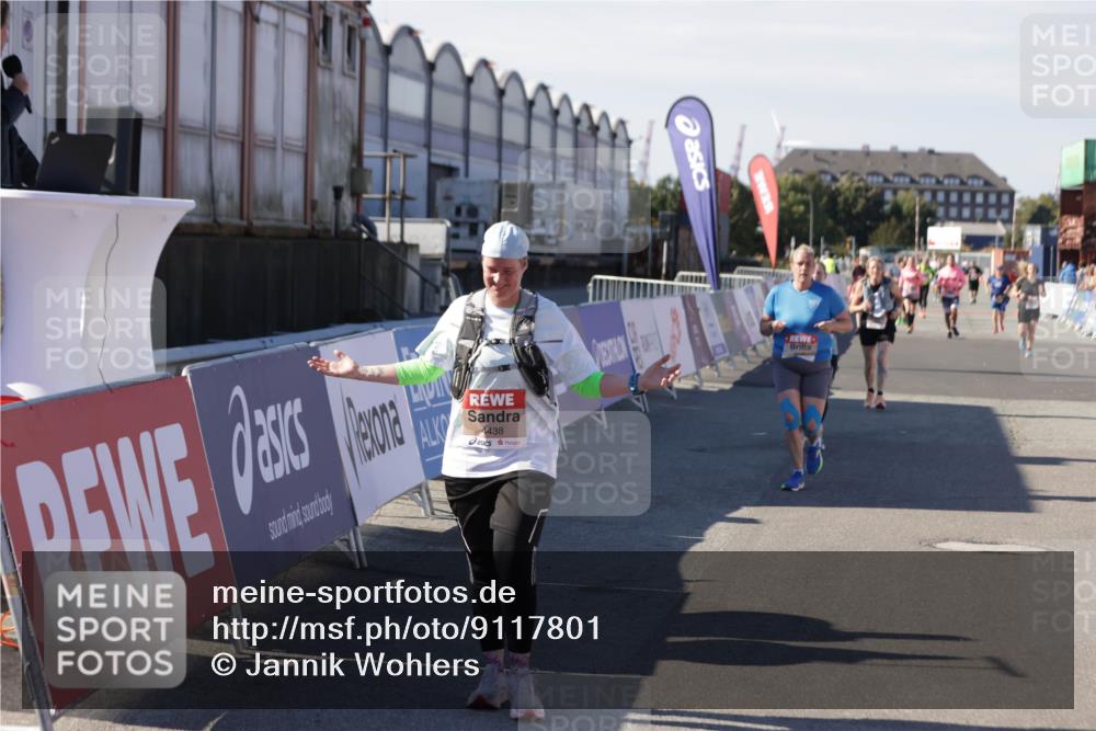 03.10.2025 - Köhlbrandbrückenlauf Jannik Wohlers http://msf.ph/oto/9117801 03.10.2025 13:34:06 Ziel 4438, 4919, 4970, 5036, 5300, 5593, 6095, 6246, 6420, 6421 meine-sportfotos.de