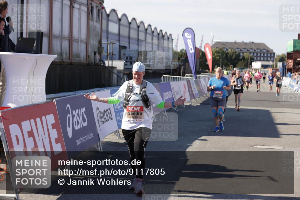 03.10.2025 - Köhlbrandbrückenlauf Jannik Wohlers http://msf.ph/oto/9117805 03.10.2025 13:34:06 Ziel 4438, 4919, 4970, 5036, 5300, 5593, 6095, 6246, 6420, 6421 meine-sportfotos.de