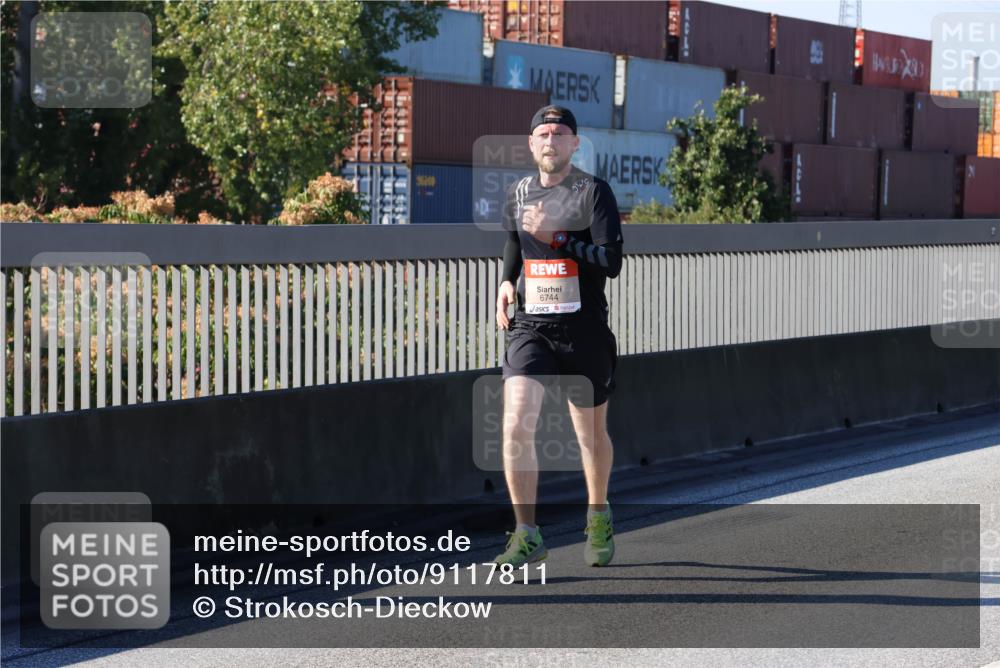 03.10.2025 - Köhlbrandbrückenlauf Strokosch-Dieckow http://msf.ph/oto/9117811 03.10.2025 12:53:32 Position 3 51479, 6744 meine-sportfotos.de