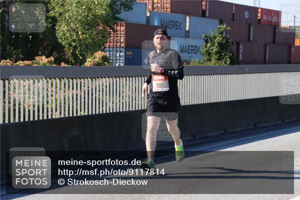 03.10.2025 - Köhlbrandbrückenlauf Strokosch-Dieckow http://msf.ph/oto/9117814 03.10.2025 12:53:32 Position 3 6744 meine-sportfotos.de