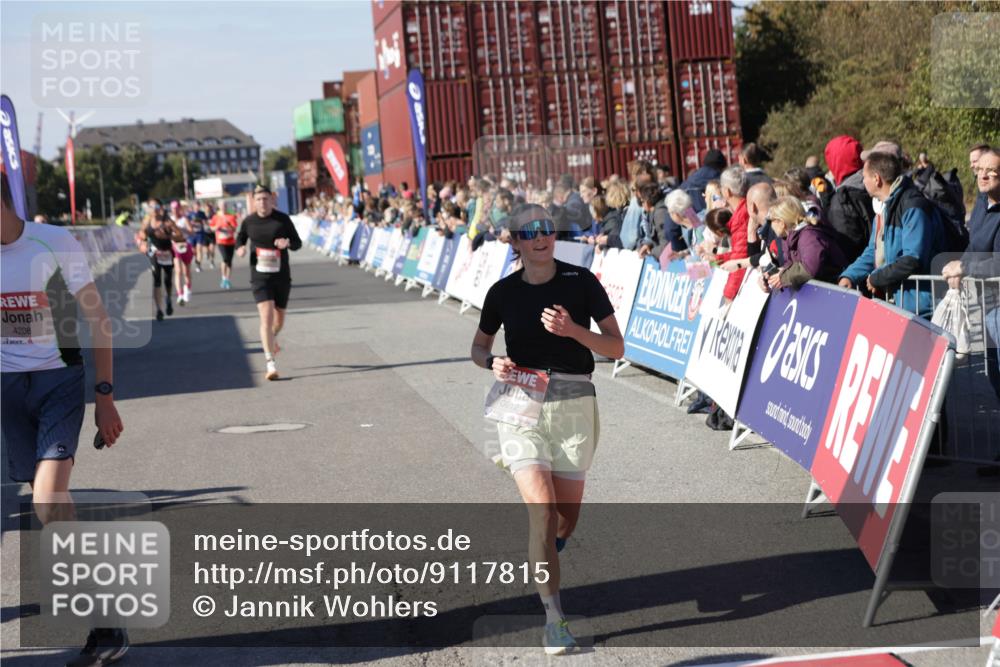 03.10.2025 - Köhlbrandbrückenlauf Jannik Wohlers http://msf.ph/oto/9117815 03.10.2025 13:03:18 Ziel 4085, 4208, 4268, 4283, 4856, 5048, 5063, 6279, 6612, 6722, 6784 meine-sportfotos.de