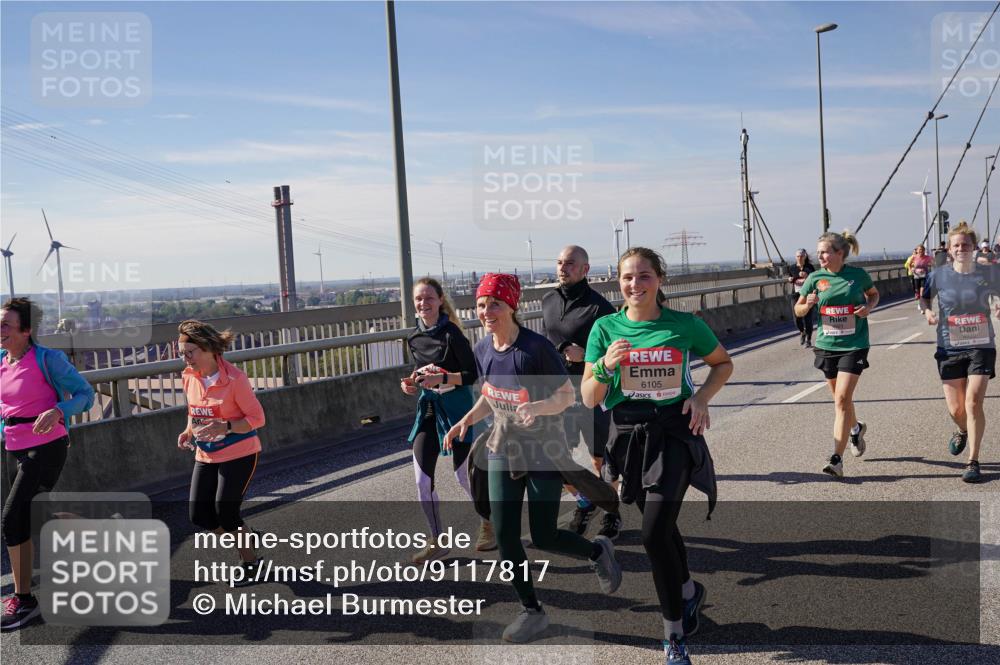 03.10.2025 - Köhlbrandbrückenlauf Michael Burmester http://msf.ph/oto/9117817 03.10.2025 12:59:14 Position 2 6106, 6105 meine-sportfotos.de