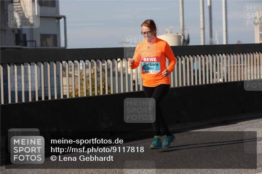 03.10.2025 - Köhlbrandbrückenlauf Lena Gebhardt http://msf.ph/oto/9117818 03.10.2025 10:24:01 Position 2 2669 meine-sportfotos.de