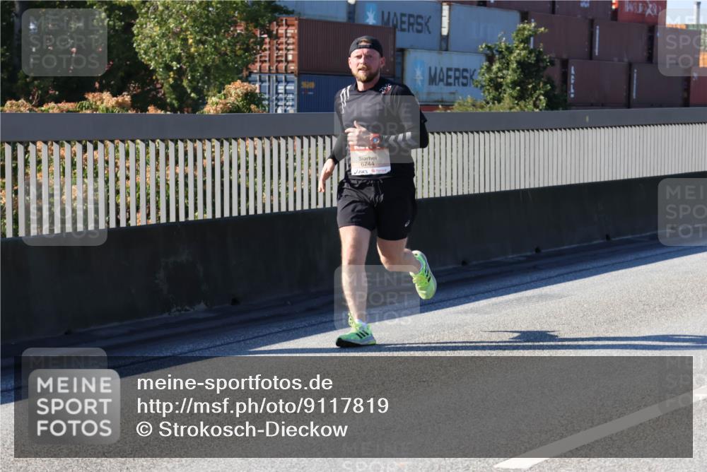 03.10.2025 - Köhlbrandbrückenlauf Strokosch-Dieckow http://msf.ph/oto/9117819 03.10.2025 12:53:32 Position 3 6744 meine-sportfotos.de