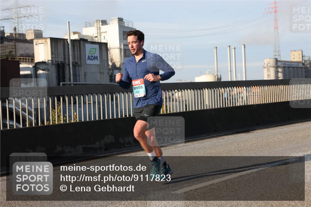 03.10.2025 - Köhlbrandbrückenlauf Lena Gebhardt http://msf.ph/oto/9117823 03.10.2025 09:44:32 Position 2 1405 meine-sportfotos.de