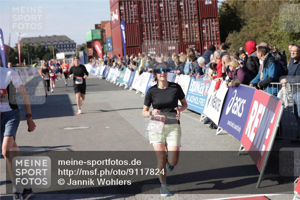 03.10.2025 - Köhlbrandbrückenlauf Jannik Wohlers http://msf.ph/oto/9117824 03.10.2025 13:03:18 Ziel 4085, 4208, 4268, 4283, 4856, 5048, 5063, 6279, 6612, 6722, 6784 meine-sportfotos.de