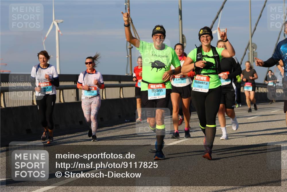 03.10.2025 - Köhlbrandbrückenlauf Strokosch-Dieckow http://msf.ph/oto/9117825 03.10.2025 09:51:40 Position 2 1659, 2089, 1446, 1956, 800 meine-sportfotos.de