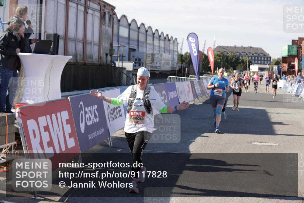 03.10.2025 - Köhlbrandbrückenlauf Jannik Wohlers http://msf.ph/oto/9117828 03.10.2025 13:34:06 Ziel 4438, 4919, 4970, 5036, 5300, 5593, 6095, 6246, 6420, 6421 meine-sportfotos.de