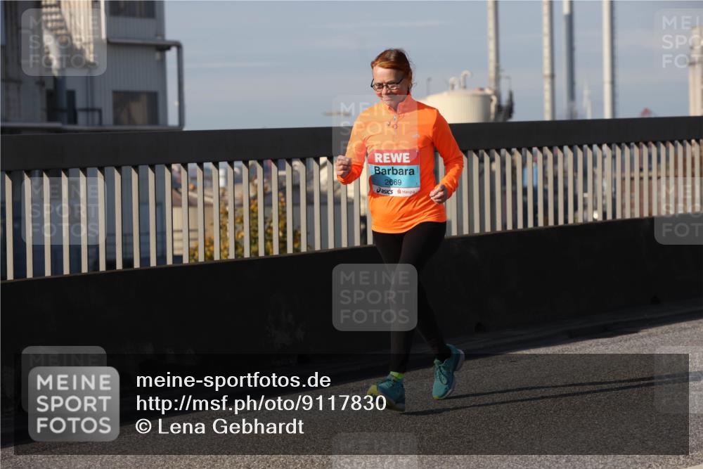 03.10.2025 - Köhlbrandbrückenlauf Lena Gebhardt http://msf.ph/oto/9117830 03.10.2025 10:24:01 Position 2 711, 2669 meine-sportfotos.de
