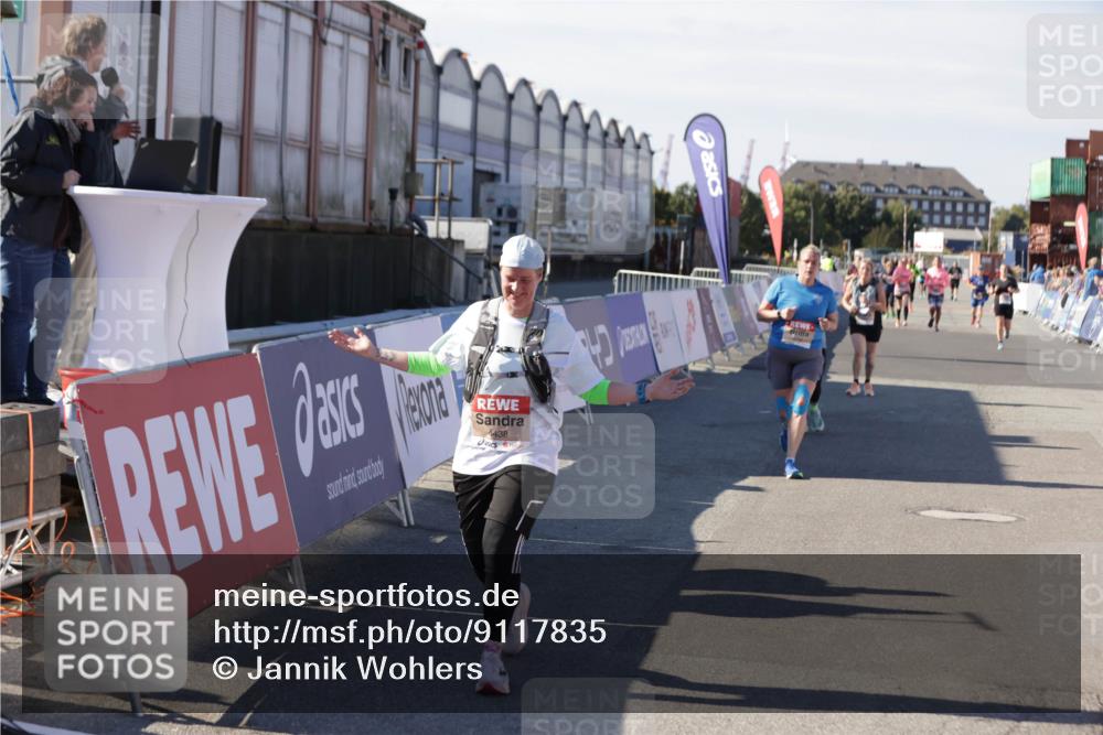 03.10.2025 - Köhlbrandbrückenlauf Jannik Wohlers http://msf.ph/oto/9117835 03.10.2025 13:34:06 Ziel 4438, 4919, 4970, 5036, 5300, 5593, 6095, 6246, 6420, 6421 meine-sportfotos.de
