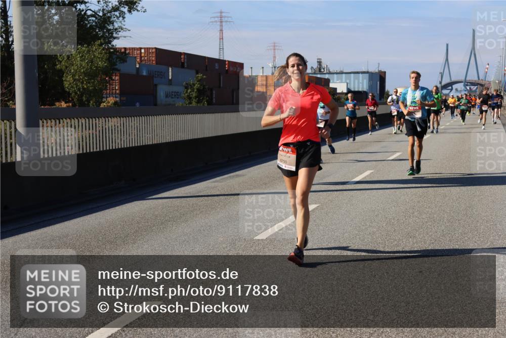 03.10.2025 - Köhlbrandbrückenlauf Strokosch-Dieckow http://msf.ph/oto/9117838 03.10.2025 12:53:35 Position 3  meine-sportfotos.de