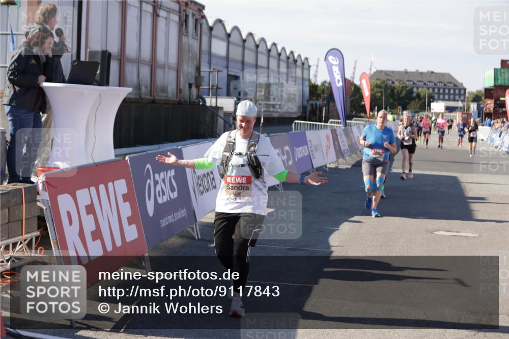 03.10.2025 - Köhlbrandbrückenlauf Jannik Wohlers http://msf.ph/oto/9117843 03.10.2025 13:34:06 Ziel 4438, 4919, 4970, 5036, 5300, 5593, 6095, 6246, 6420, 6421 meine-sportfotos.de