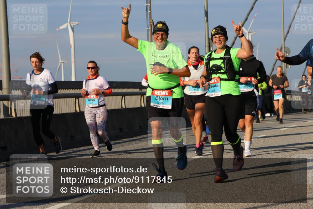 03.10.2025 - Köhlbrandbrückenlauf Strokosch-Dieckow http://msf.ph/oto/9117845 03.10.2025 09:51:40 Position 2 1671, 1659, 2089, 1446, 1956, 1529 meine-sportfotos.de