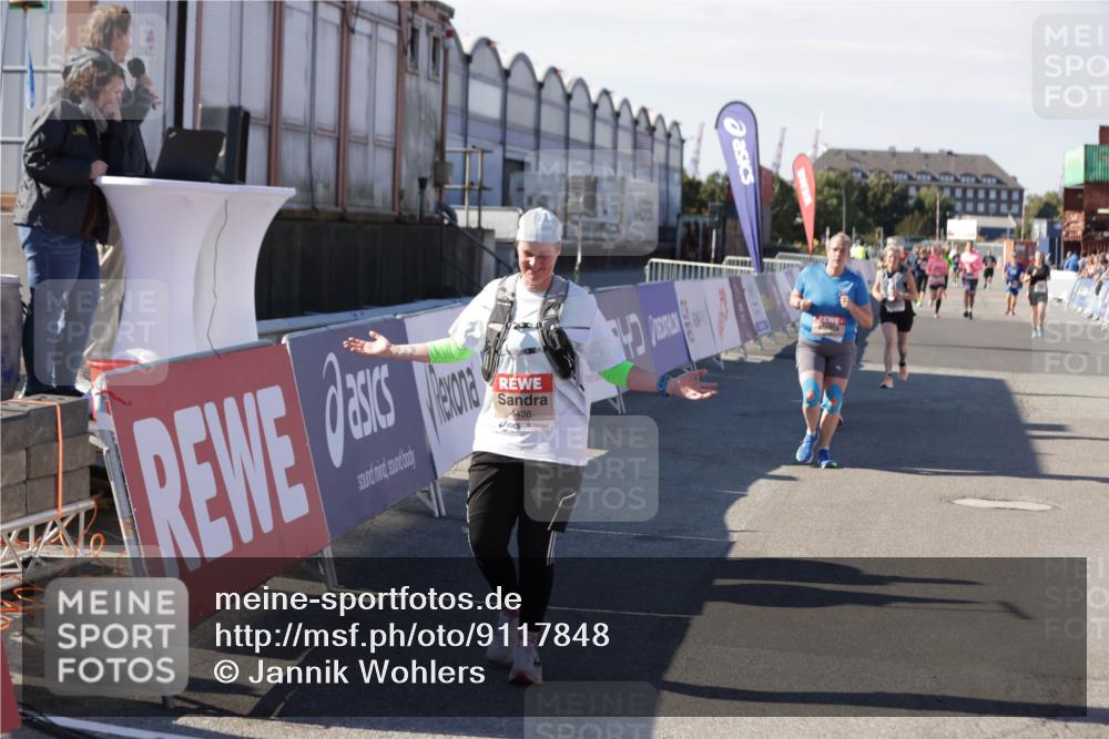 03.10.2025 - Köhlbrandbrückenlauf Jannik Wohlers http://msf.ph/oto/9117848 03.10.2025 13:34:07 Ziel 4438, 4919, 4970, 5036, 5300, 5593, 6095, 6246, 6420, 6421, 6574 meine-sportfotos.de