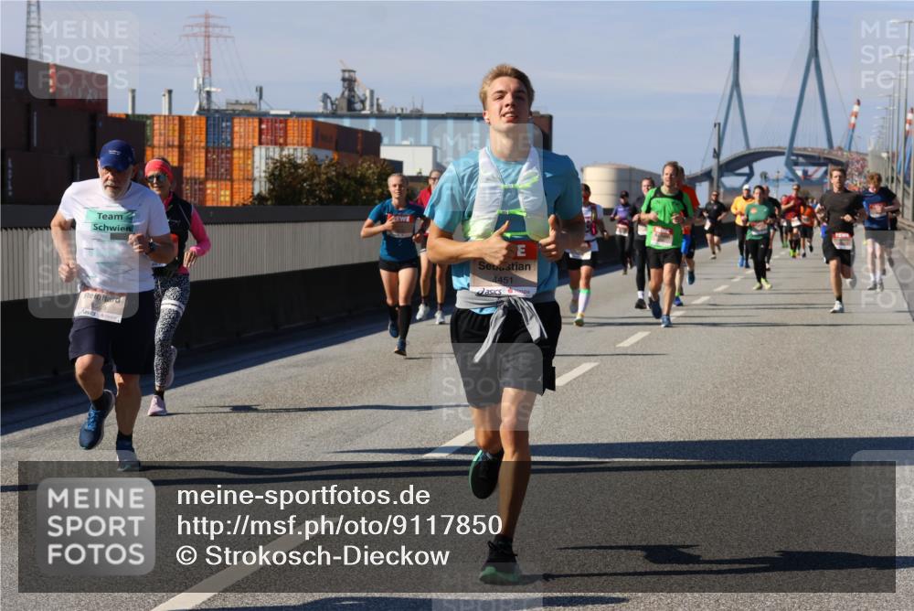 03.10.2025 - Köhlbrandbrückenlauf Strokosch-Dieckow http://msf.ph/oto/9117850 03.10.2025 12:53:37 Position 3  meine-sportfotos.de