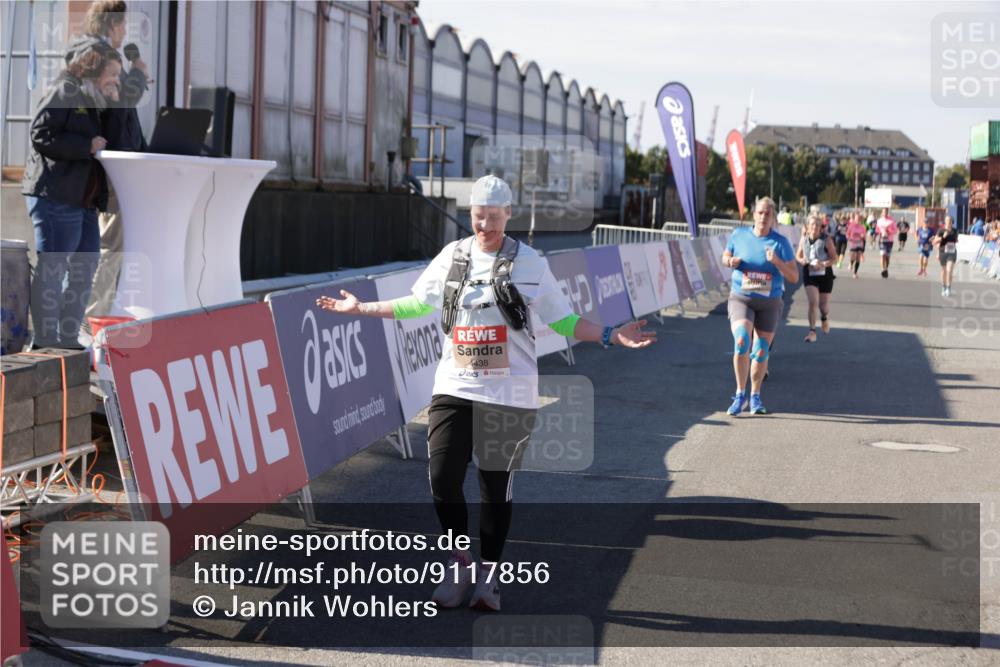 03.10.2025 - Köhlbrandbrückenlauf Jannik Wohlers http://msf.ph/oto/9117856 03.10.2025 13:34:07 Ziel 4438, 4919, 4970, 5036, 5300, 5593, 6095, 6246, 6420, 6421, 6574 meine-sportfotos.de