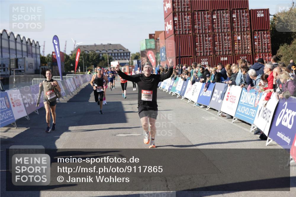 03.10.2025 - Köhlbrandbrückenlauf Jannik Wohlers http://msf.ph/oto/9117865 03.10.2025 13:03:19 Ziel 4085, 4208, 4225, 4268, 4283, 4856, 5048, 5063, 6279, 6612, 6722, 6784 meine-sportfotos.de