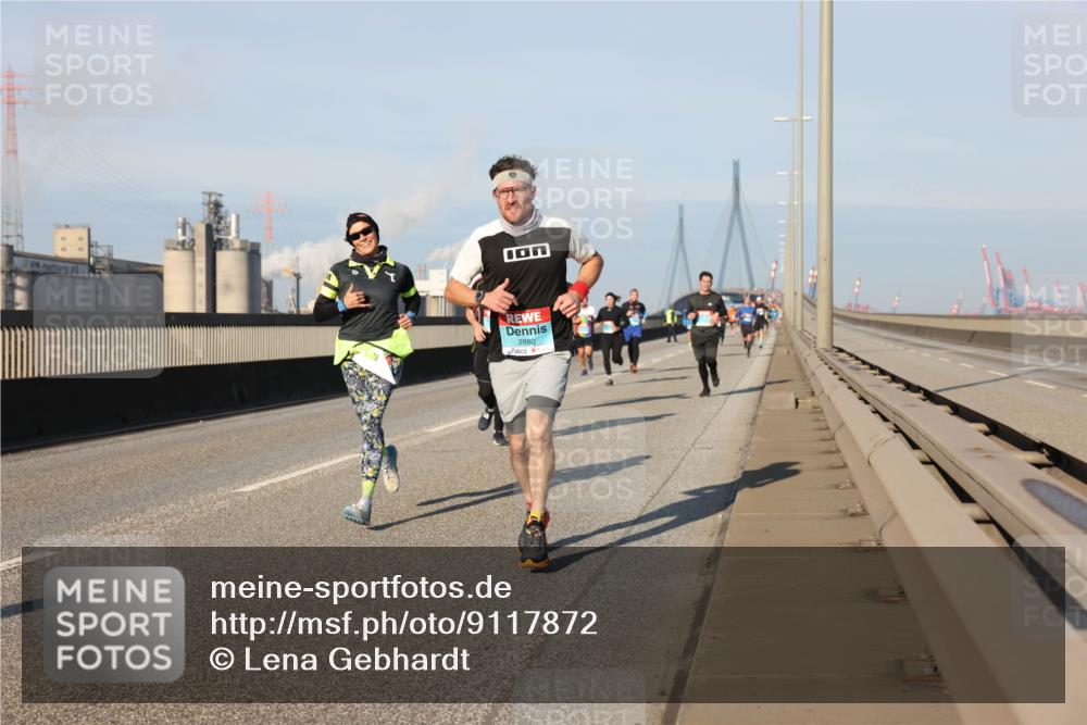 03.10.2025 - Köhlbrandbrückenlauf Lena Gebhardt http://msf.ph/oto/9117872 03.10.2025 09:44:33 Position 2 2880 meine-sportfotos.de