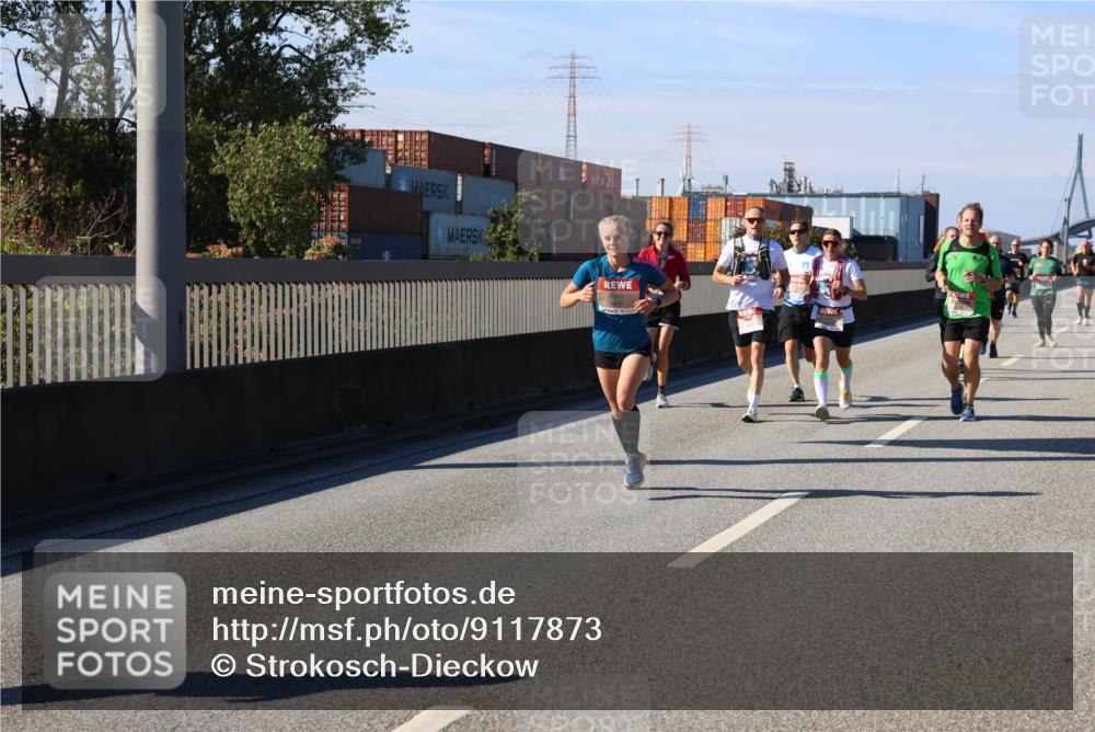 03.10.2025 - Köhlbrandbrückenlauf Strokosch-Dieckow http://msf.ph/oto/9117873 03.10.2025 12:53:42 Position 3  meine-sportfotos.de