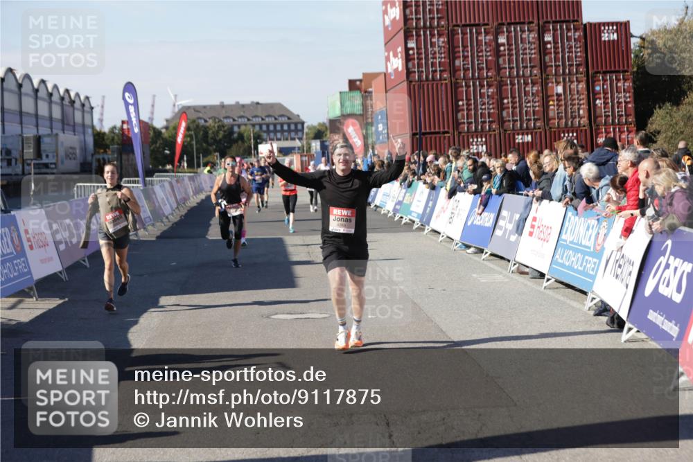 03.10.2025 - Köhlbrandbrückenlauf Jannik Wohlers http://msf.ph/oto/9117875 03.10.2025 13:03:19 Ziel 4085, 4208, 4225, 4268, 4283, 4856, 5048, 5063, 6279, 6612, 6722, 6784 meine-sportfotos.de