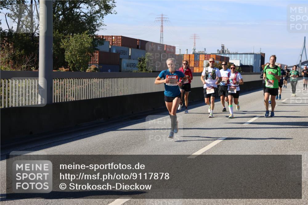 03.10.2025 - Köhlbrandbrückenlauf Strokosch-Dieckow http://msf.ph/oto/9117878 03.10.2025 12:53:42 Position 3  meine-sportfotos.de