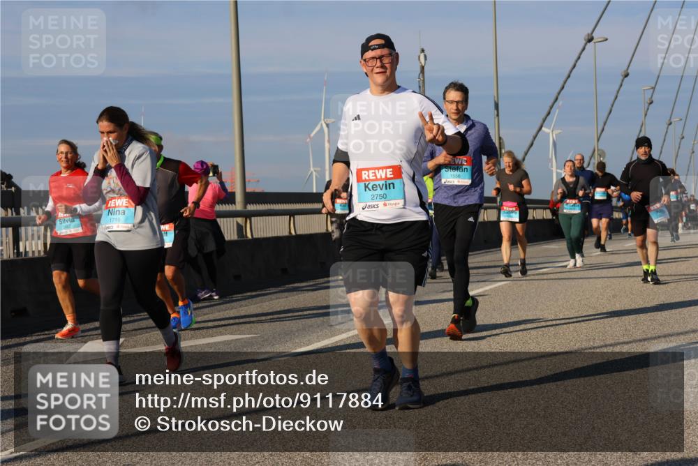 03.10.2025 - Köhlbrandbrückenlauf Strokosch-Dieckow http://msf.ph/oto/9117884 03.10.2025 09:51:45 Position 2 1719, 2750, 1556 meine-sportfotos.de