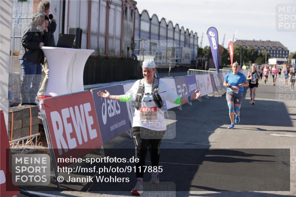 03.10.2025 - Köhlbrandbrückenlauf Jannik Wohlers http://msf.ph/oto/9117885 03.10.2025 13:34:07 Ziel 4438, 4919, 4970, 5036, 5300, 5593, 6095, 6246, 6420, 6421, 6574 meine-sportfotos.de