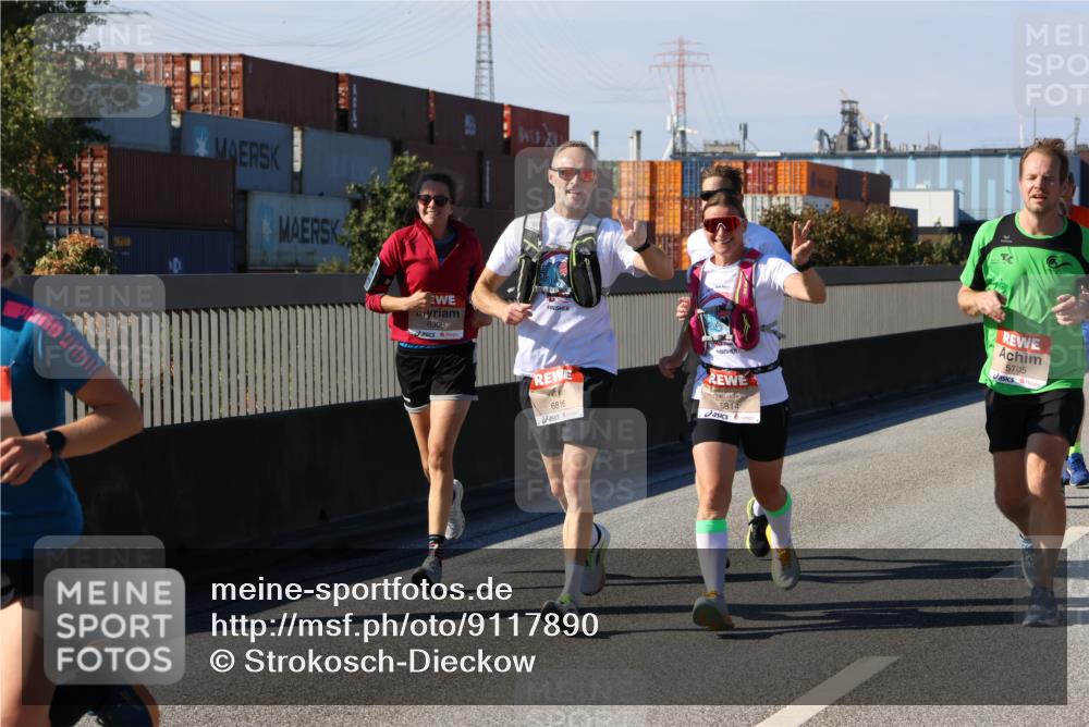 03.10.2025 - Köhlbrandbrückenlauf Strokosch-Dieckow http://msf.ph/oto/9117890 03.10.2025 12:53:43 Position 3 6308, 5705, 6816, 6814 meine-sportfotos.de