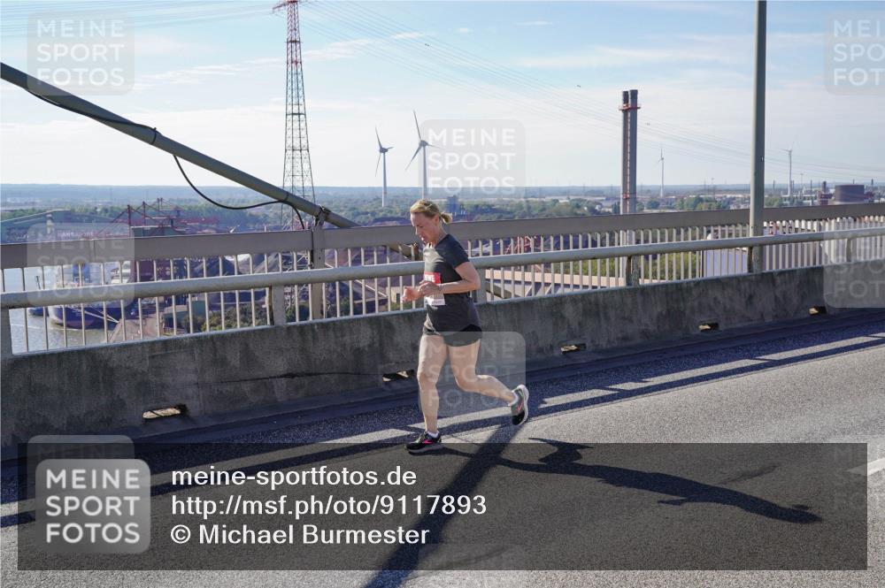 03.10.2025 - Köhlbrandbrückenlauf Michael Burmester http://msf.ph/oto/9117893 03.10.2025 12:59:17 Position 2  meine-sportfotos.de