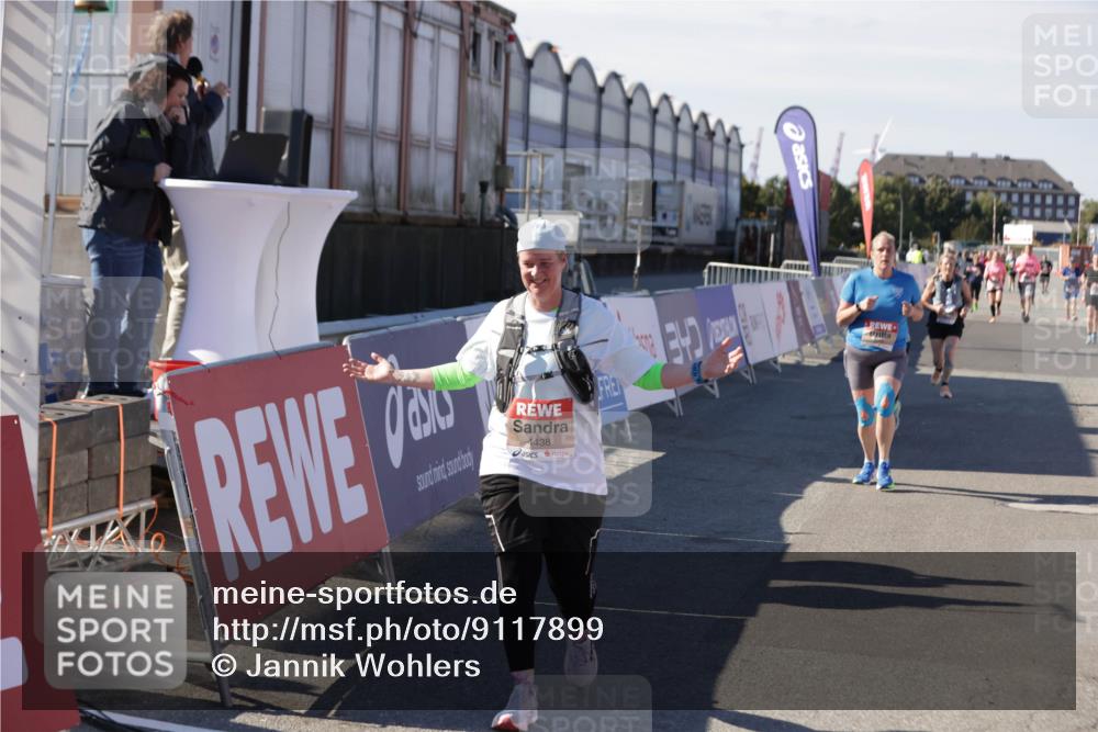 03.10.2025 - Köhlbrandbrückenlauf Jannik Wohlers http://msf.ph/oto/9117899 03.10.2025 13:34:07 Ziel 4438, 4919, 4970, 5036, 5300, 5593, 6095, 6246, 6420, 6421, 6574 meine-sportfotos.de