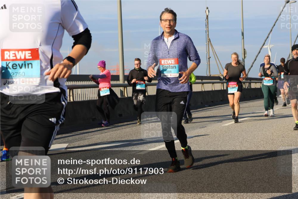 03.10.2025 - Köhlbrandbrückenlauf Strokosch-Dieckow http://msf.ph/oto/9117903 03.10.2025 09:51:46 Position 2 2750, 1556 meine-sportfotos.de