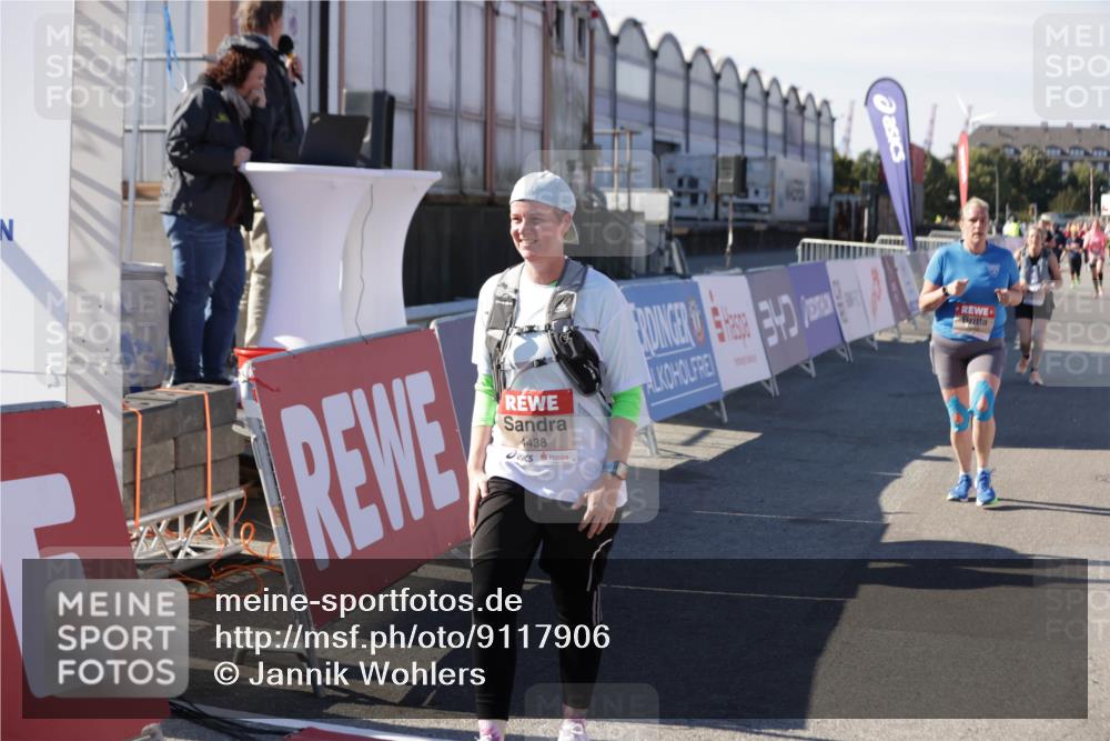 03.10.2025 - Köhlbrandbrückenlauf Jannik Wohlers http://msf.ph/oto/9117906 03.10.2025 13:34:08 Ziel 4438, 4919, 5300, 5593, 6095, 6246, 6420, 6421, 6574 meine-sportfotos.de